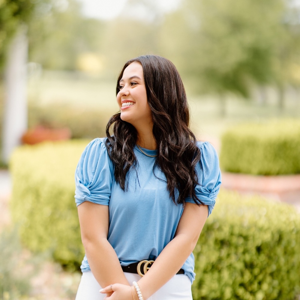 Meet your Posher, Mia